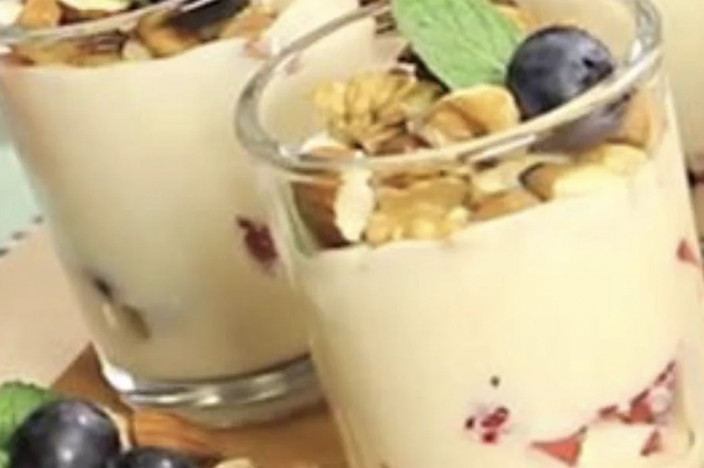 Shot de Yoghurt, Manjar y Berries